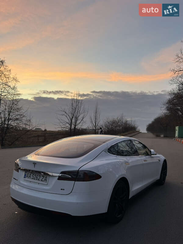 Ліфтбек Tesla Model S 2014 в Києві фото 5 Ліфтбек Tesla Model S 2014 в Києві