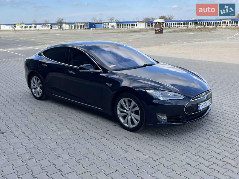 Ліфтбек Tesla Model S 2014 в Одесі