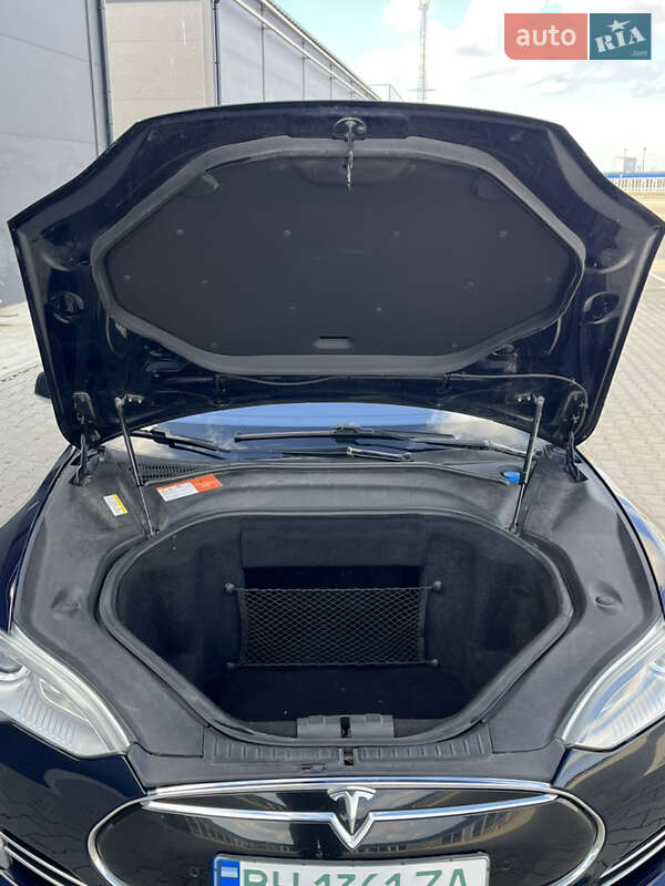 Ліфтбек Tesla Model S 2014 в Одесі