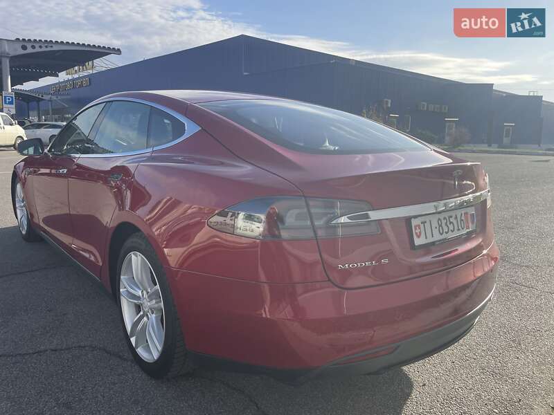 Ліфтбек Tesla Model S 2015 в Львові фото 8 Ліфтбек Tesla Model S 2015 в Львові