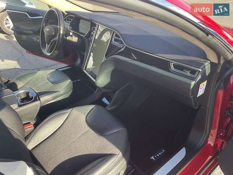 Ліфтбек Tesla Model S 2015 в Львові фото 15 Ліфтбек Tesla Model S 2015 в Львові