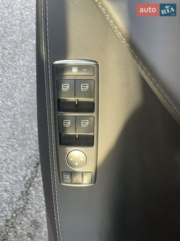 Ліфтбек Tesla Model S 2015 в Львові фото 25 Ліфтбек Tesla Model S 2015 в Львові