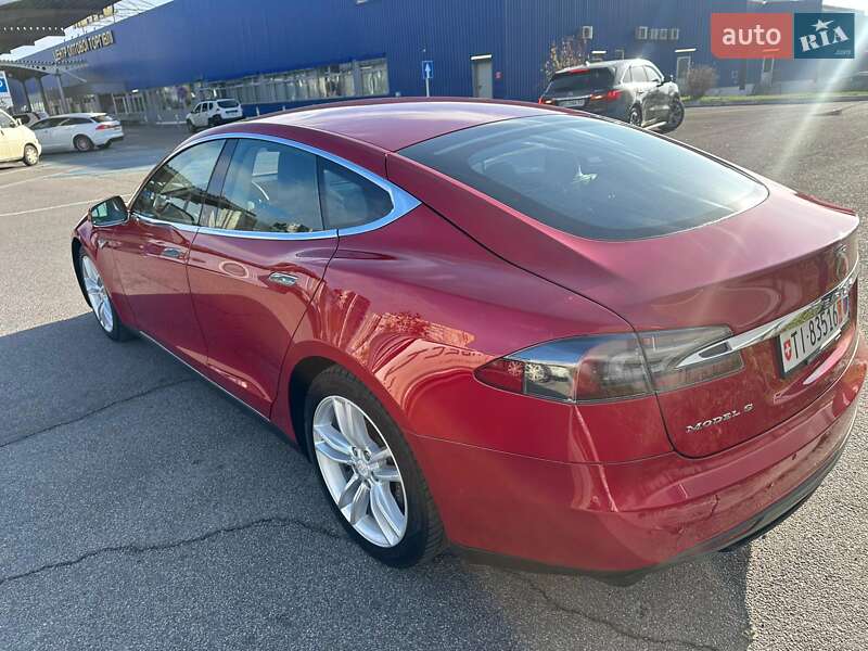 Ліфтбек Tesla Model S 2015 в Львові фото 37 Ліфтбек Tesla Model S 2015 в Львові
