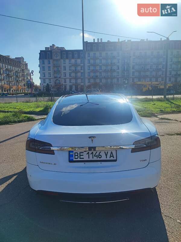 Лифтбек Tesla Model S 2015 в Николаеве фото 4 Лифтбек Tesla Model S 2015 в Николаеве