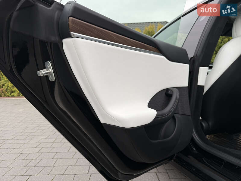 Ліфтбек Tesla Model S 2023 в Стрию фото 65 Ліфтбек Tesla Model S 2023 в Стрию