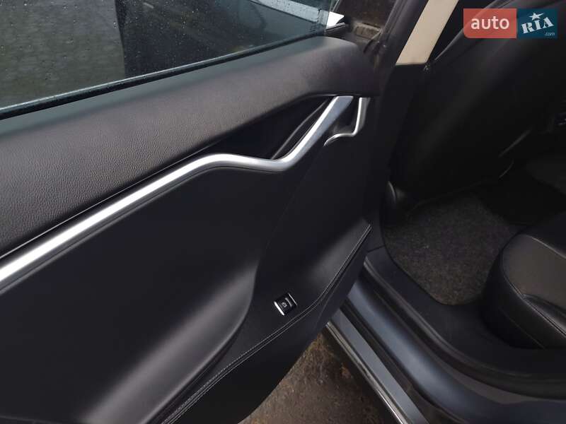 Ліфтбек Tesla Model S 2014 в Шептицькому фото 17 Ліфтбек Tesla Model S 2014 в Шептицькому