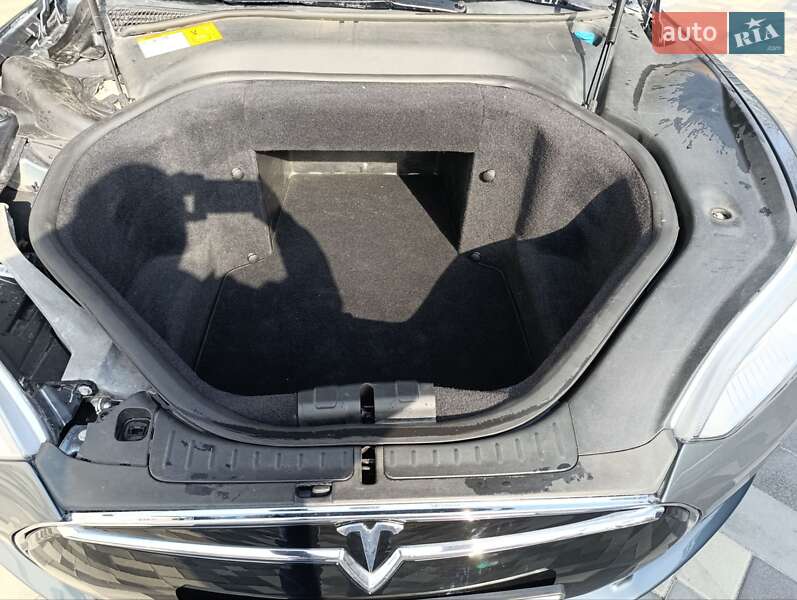 Ліфтбек Tesla Model S 2013 в Ізмаїлі фото 27 Ліфтбек Tesla Model S 2013 в Ізмаїлі