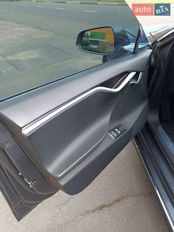 Ліфтбек Tesla Model S 2014 в Одесі фото 14 Ліфтбек Tesla Model S 2014 в Одесі