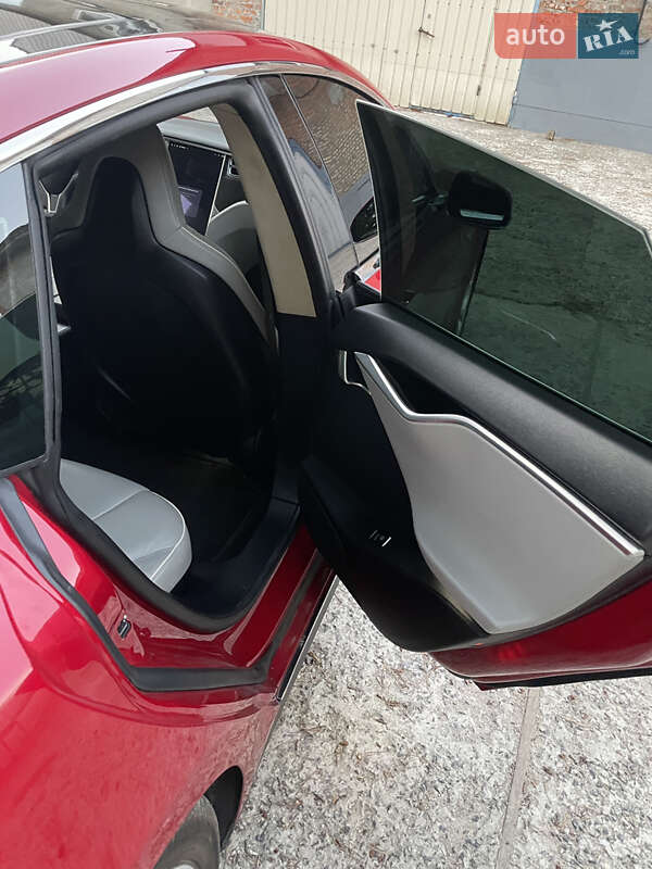 Ліфтбек Tesla Model S 2013 в Чернігові фото 21 Ліфтбек Tesla Model S 2013 в Чернігові