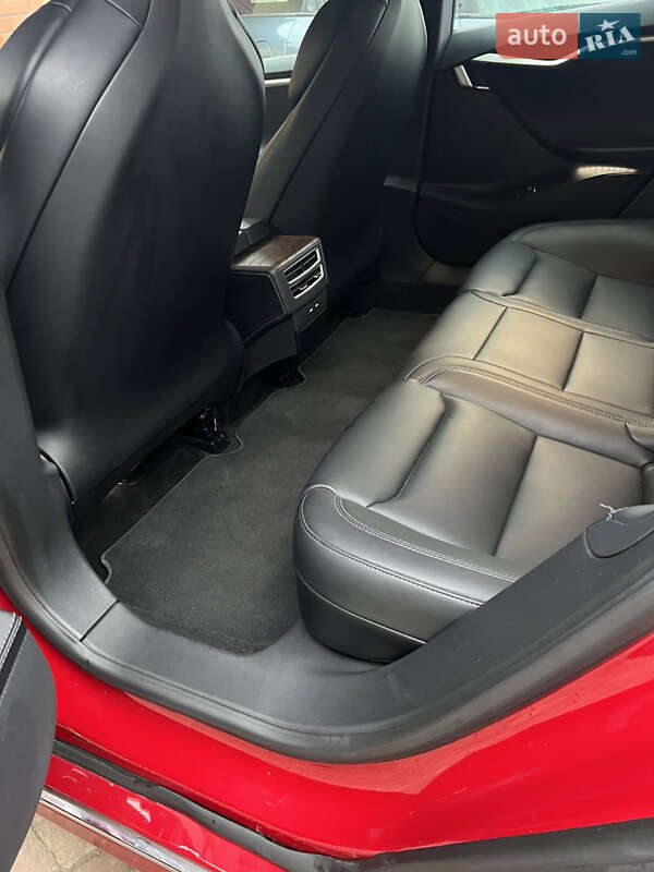 Лифтбек Tesla Model S 2018 в Тернополе