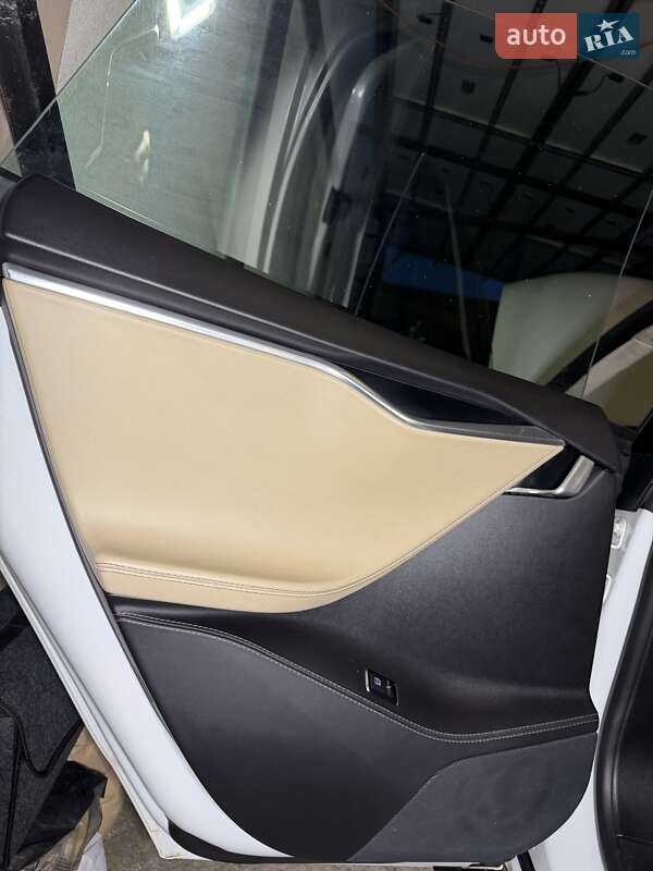 Ліфтбек Tesla Model S 2015 в Житомирі фото 12 Ліфтбек Tesla Model S 2015 в Житомирі