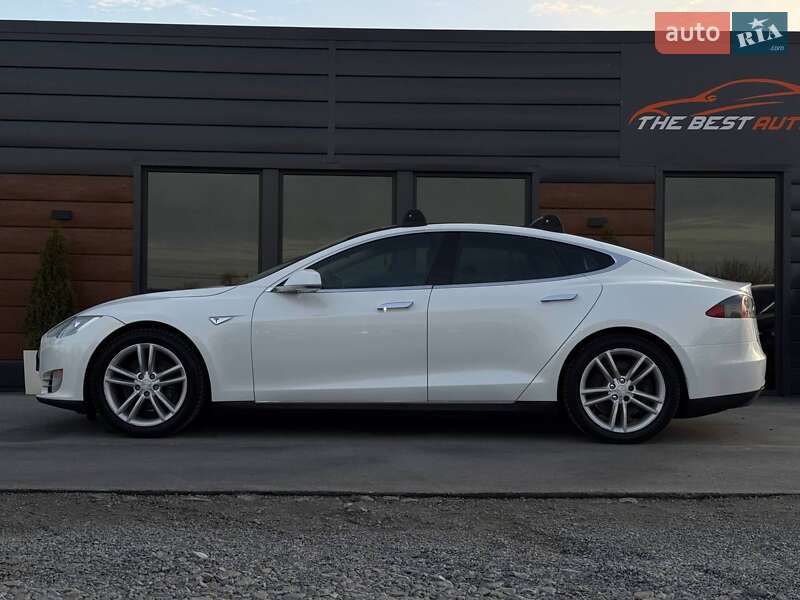 Ліфтбек Tesla Model S 2015 в Рівному фото 9 Ліфтбек Tesla Model S 2015 в Рівному