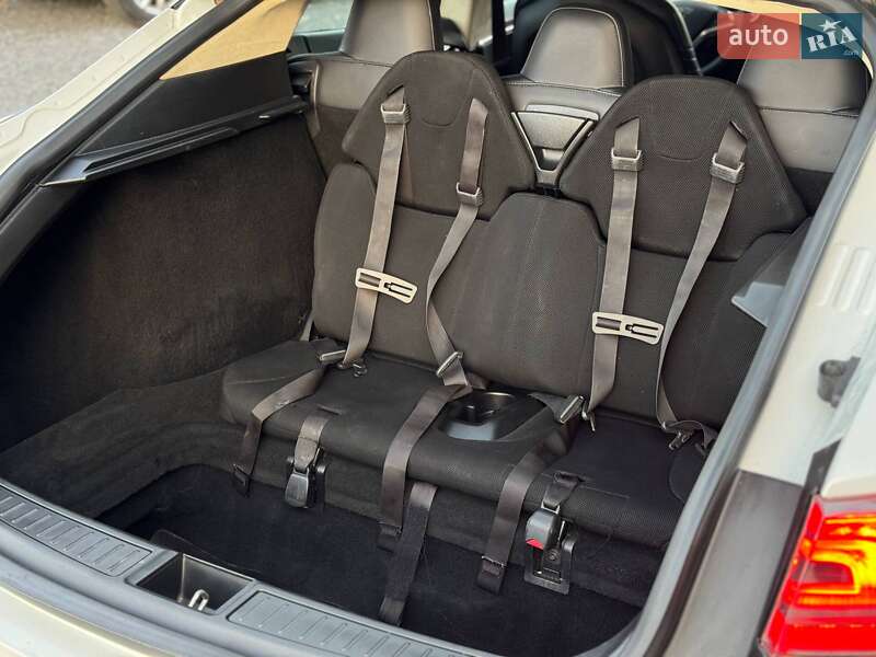 Ліфтбек Tesla Model S 2015 в Рівному фото 27 Ліфтбек Tesla Model S 2015 в Рівному