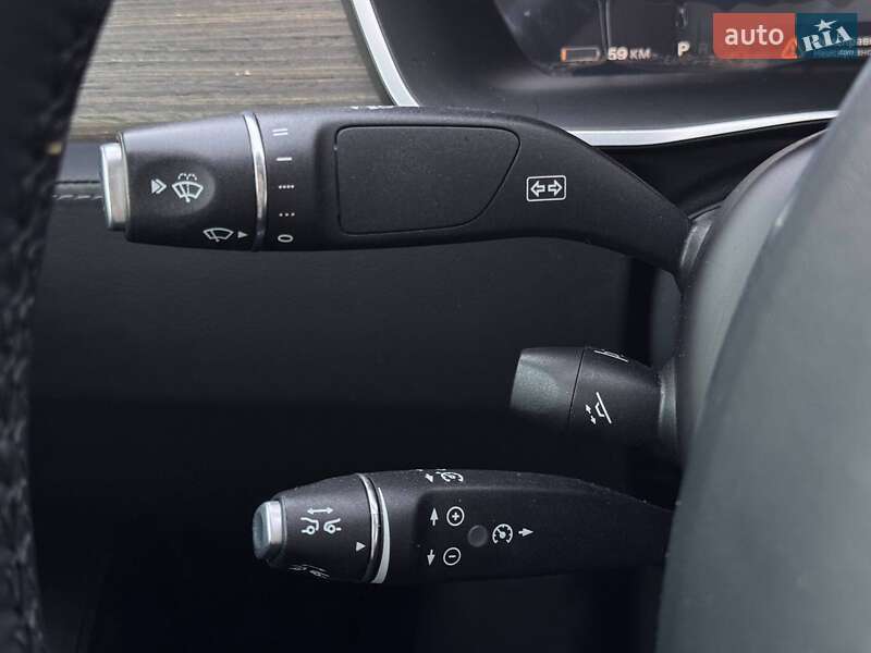 Ліфтбек Tesla Model S 2015 в Рівному фото 37 Ліфтбек Tesla Model S 2015 в Рівному