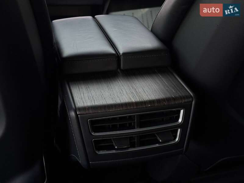 Ліфтбек Tesla Model S 2015 в Рівному фото 47 Ліфтбек Tesla Model S 2015 в Рівному