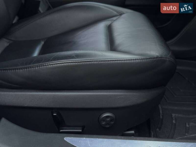 Ліфтбек Tesla Model S 2015 в Рівному фото 65 Ліфтбек Tesla Model S 2015 в Рівному