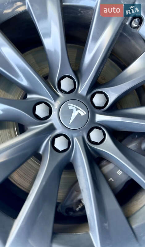 Лифтбек Tesla Model S 2018 в Шептицькому фото 10 Лифтбек Tesla Model S 2018 в Шептицькому