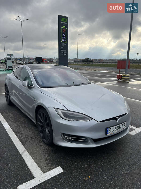Ліфтбек Tesla Model S 2017 в Львові фото 2 Ліфтбек Tesla Model S 2017 в Львові