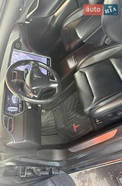 Ліфтбек Tesla Model S 2017 в Києві
