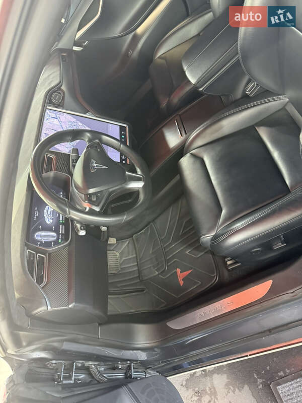 Ліфтбек Tesla Model S 2017 в Києві