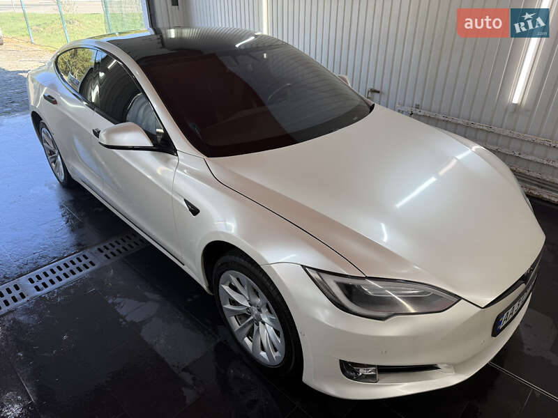 Tesla Model S 2017