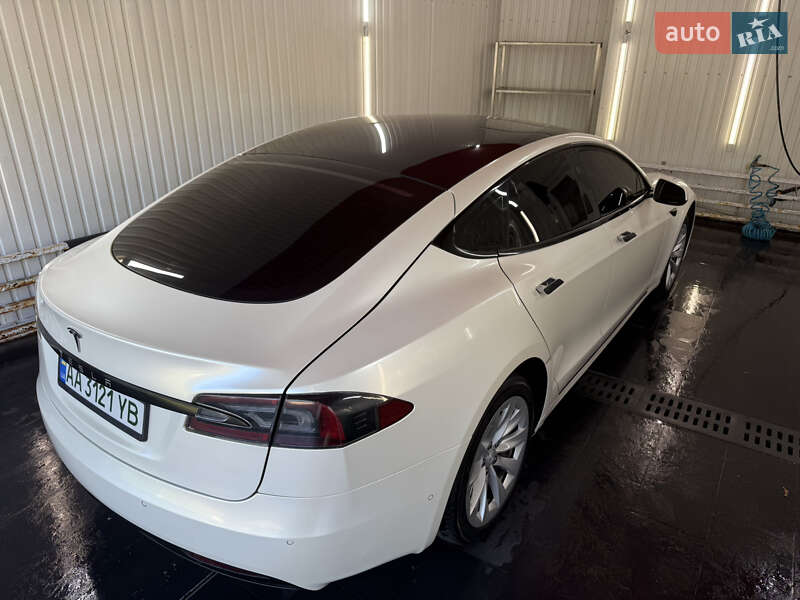 Ліфтбек Tesla Model S 2017 в Києві