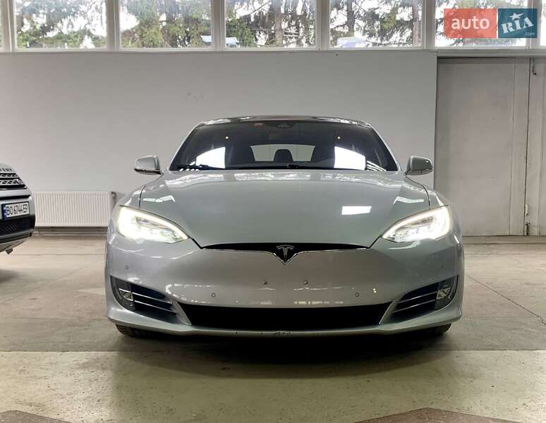 Лифтбек Tesla Model S 2017 в Тернополе