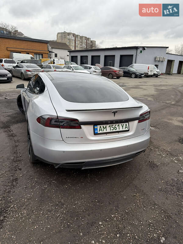 Лифтбек Tesla Model S 2014 в Житомире фото 5 Лифтбек Tesla Model S 2014 в Житомире