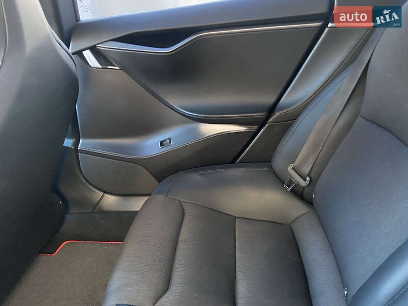 Ліфтбек Tesla Model S 2018 в Львові фото 4 Ліфтбек Tesla Model S 2018 в Львові