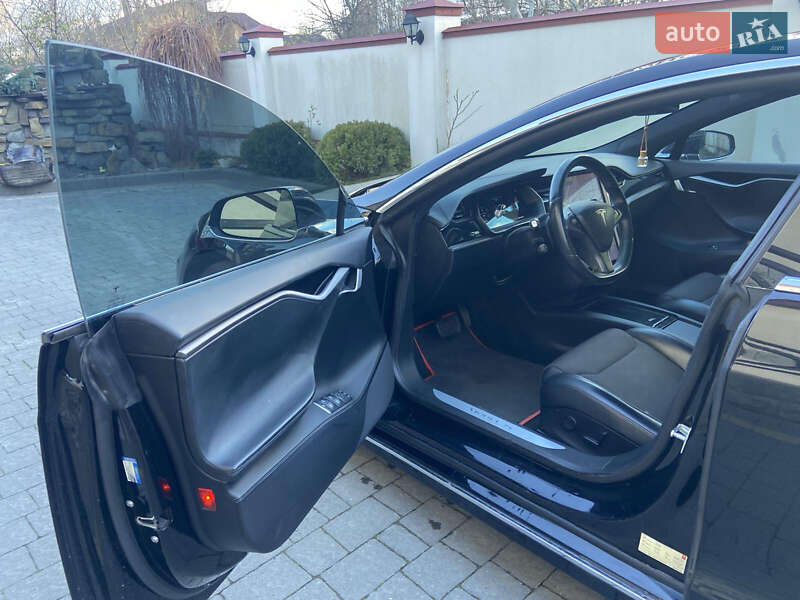 Ліфтбек Tesla Model S 2018 в Львові фото 16 Ліфтбек Tesla Model S 2018 в Львові
