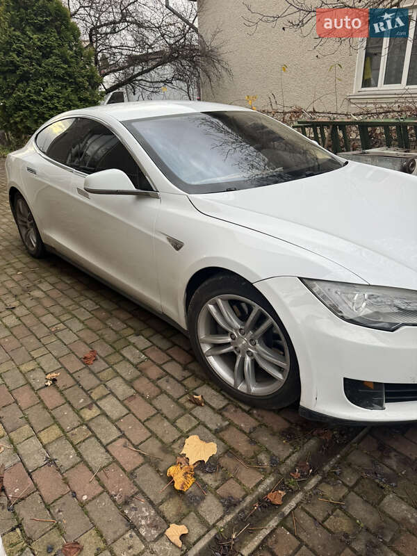 Лифтбек Tesla Model S 2013 в Калуше фото 2 Лифтбек Tesla Model S 2013 в Калуше