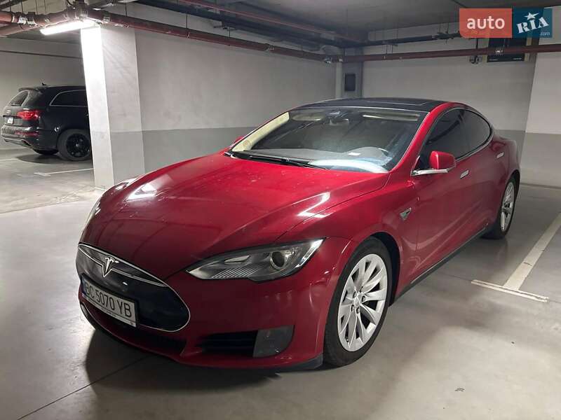 Лифтбек Tesla Model S 2016 в Львове фото 2 Лифтбек Tesla Model S 2016 в Львове