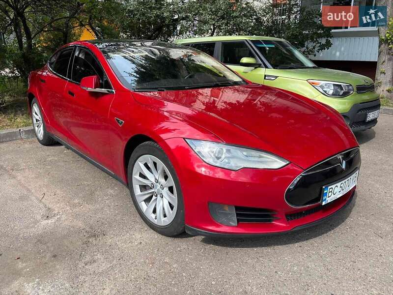 Лифтбек Tesla Model S 2016 в Львове фото 10 Лифтбек Tesla Model S 2016 в Львове
