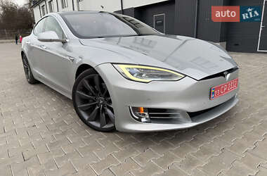 Лифтбек Tesla Model S 2017 в Виннице