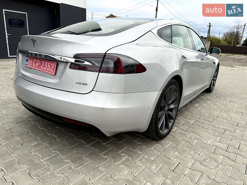 Лифтбек Tesla Model S 2017 в Виннице