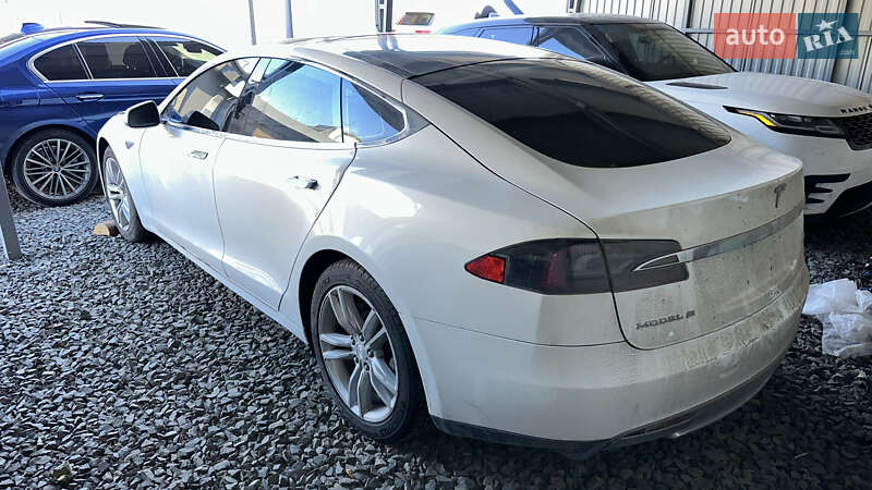 Tesla Model S 2013