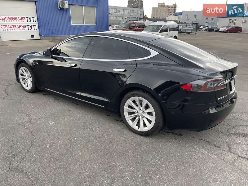 Лифтбек Tesla Model S 2016 в Киеве фото 3 Лифтбек Tesla Model S 2016 в Киеве