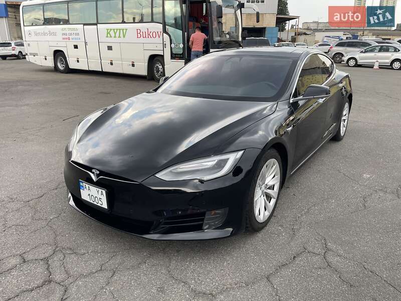 Лифтбек Tesla Model S 2016 в Киеве фото 8 Лифтбек Tesla Model S 2016 в Киеве