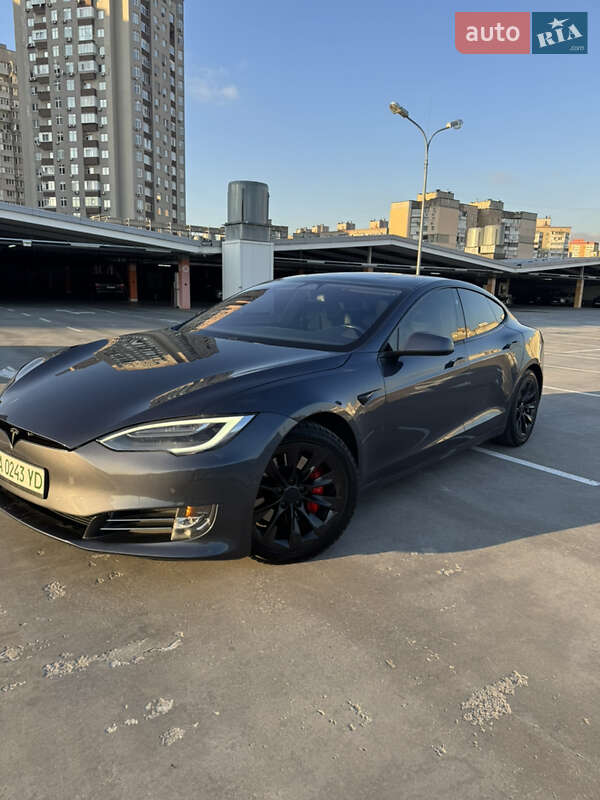 Лифтбек Tesla Model S 2019 в Киеве фото 3 Лифтбек Tesla Model S 2019 в Киеве