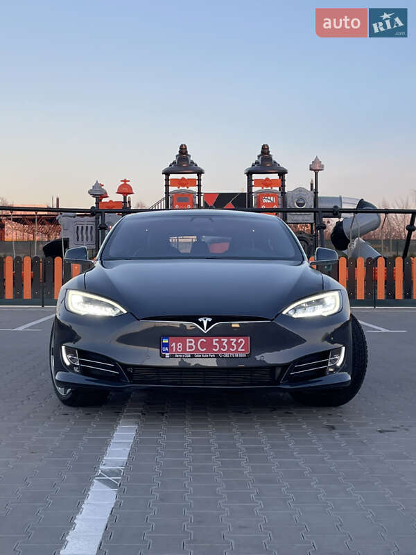 Ліфтбек Tesla Model S 2020 в Вінниці