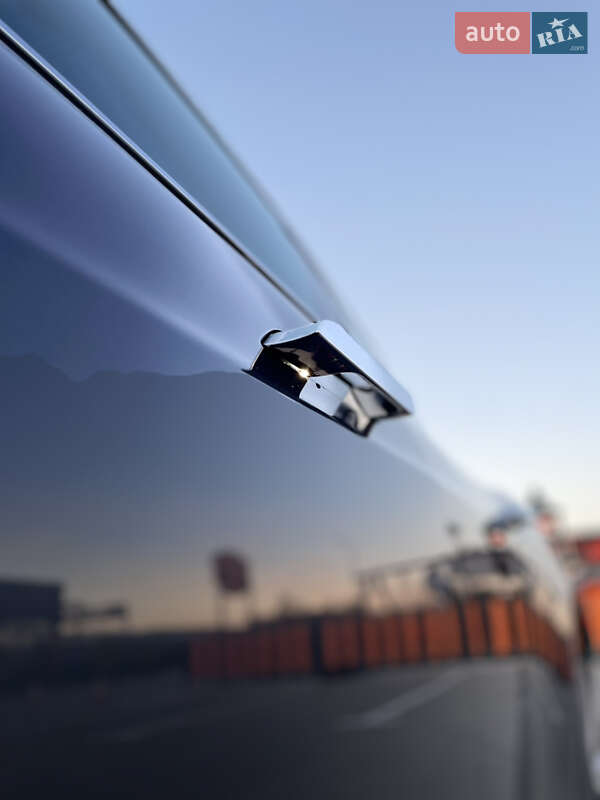 Ліфтбек Tesla Model S 2020 в Вінниці