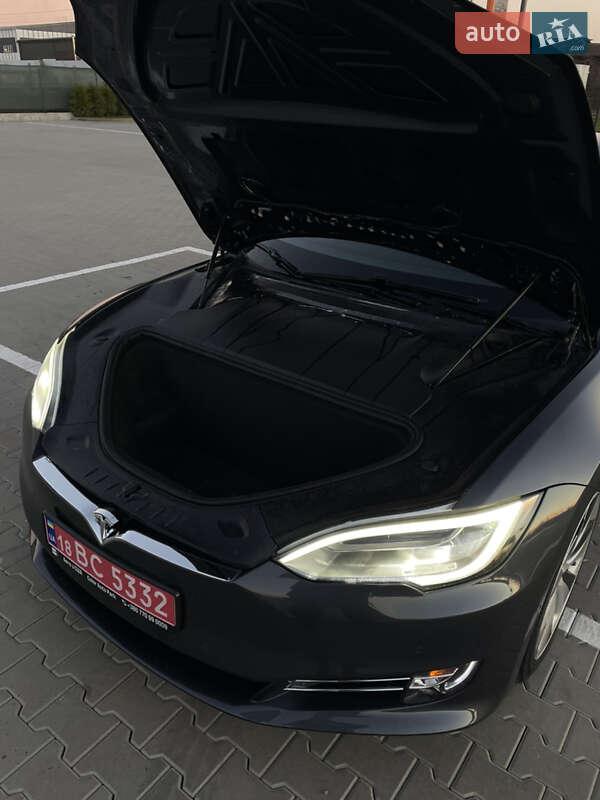 Ліфтбек Tesla Model S 2020 в Вінниці