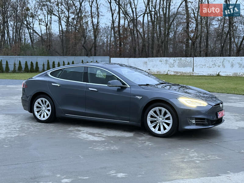 Лифтбек Tesla Model S 2016 в Луцке фото 2 Лифтбек Tesla Model S 2016 в Луцке