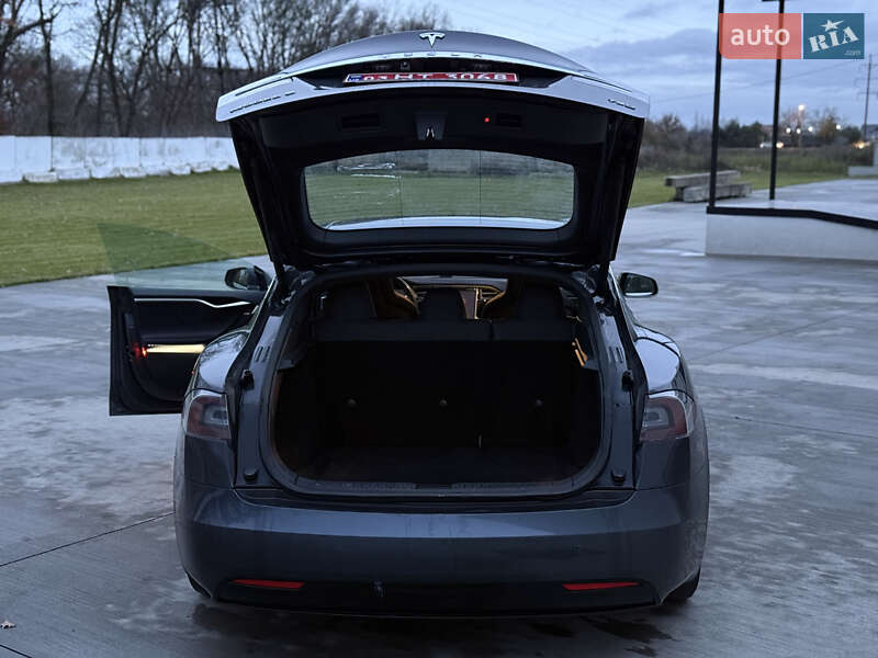 Лифтбек Tesla Model S 2016 в Луцке фото 24 Лифтбек Tesla Model S 2016 в Луцке