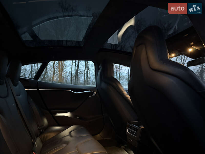 Лифтбек Tesla Model S 2016 в Луцке фото 53 Лифтбек Tesla Model S 2016 в Луцке