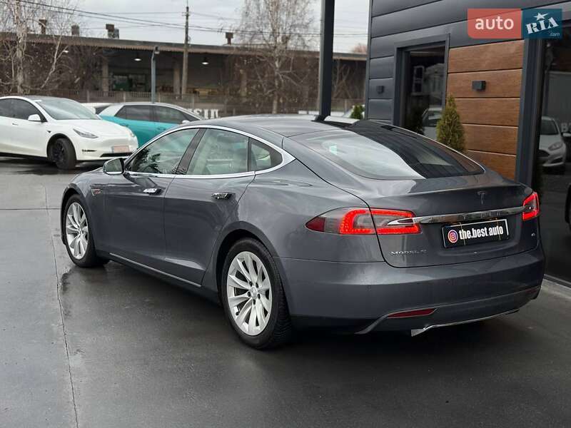 Лифтбек Tesla Model S 2014 в Ровно фото 4 Лифтбек Tesla Model S 2014 в Ровно