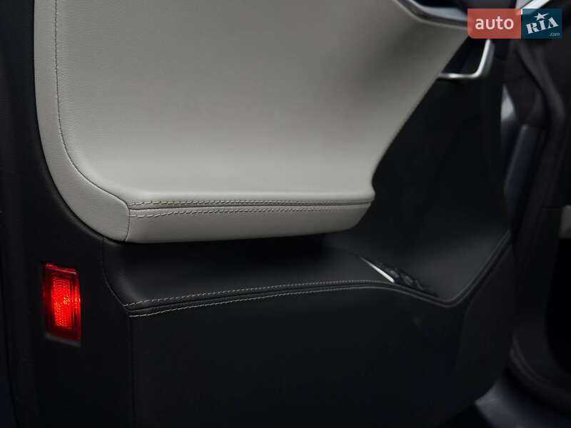 Лифтбек Tesla Model S 2014 в Ровно фото 25 Лифтбек Tesla Model S 2014 в Ровно