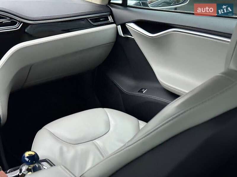 Лифтбек Tesla Model S 2014 в Ровно фото 51 Лифтбек Tesla Model S 2014 в Ровно