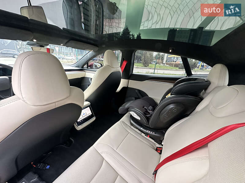 Лифтбек Tesla Model S 2021 в Ивано-Франковске