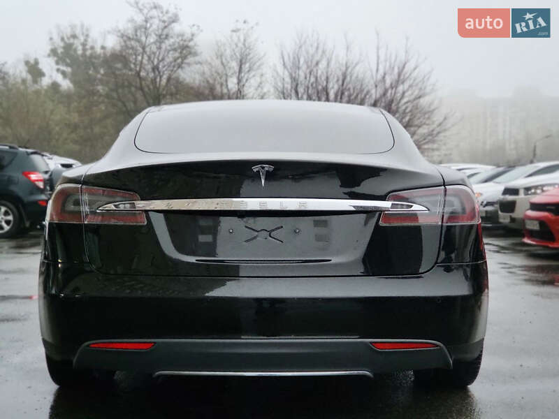 Лифтбек Tesla Model S 2014 в Киеве фото 5 Лифтбек Tesla Model S 2014 в Киеве